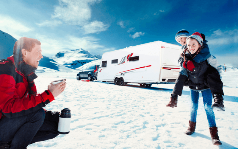 camping-car caravane aux sports d'hiver