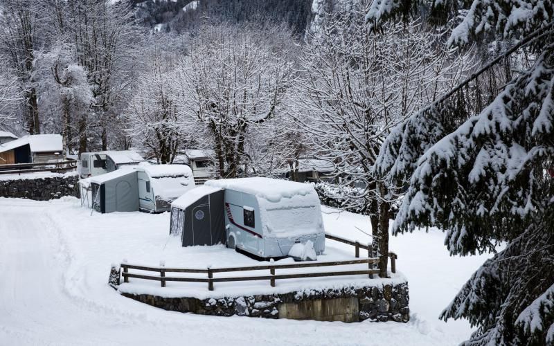 camper caravan wintercamping
